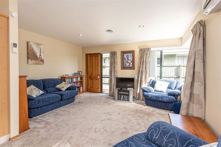 Photo of property in 2/76 Saint Albans Street, St Albans, Christchurch, 8014