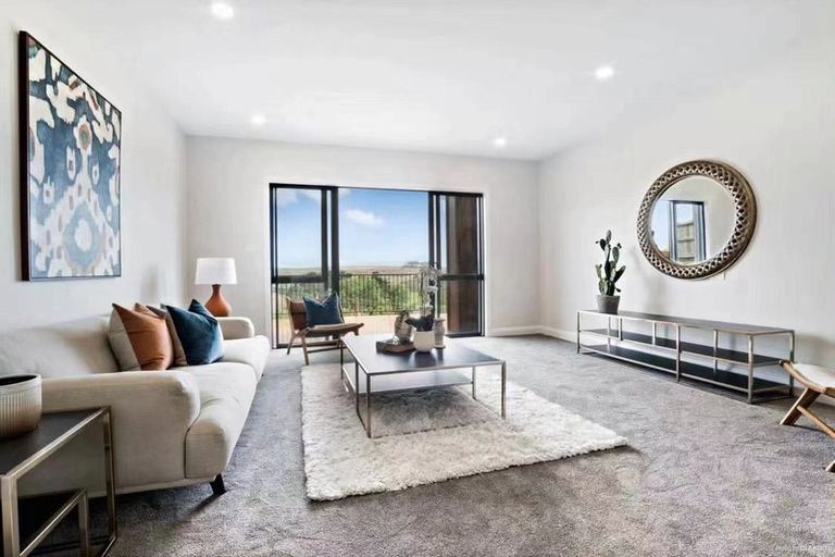 Photo of property in 7 Headland Drive, Long Bay, Auckland, 0630