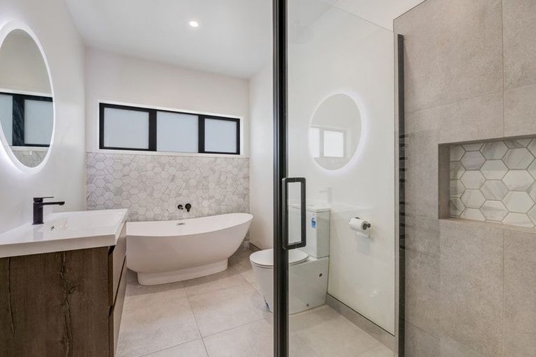 Photo of property in 4 St Julia Court, Helensville, 0800