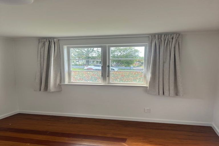 Photo of property in 30 Fruitvale Road, New Lynn, Auckland, 0600