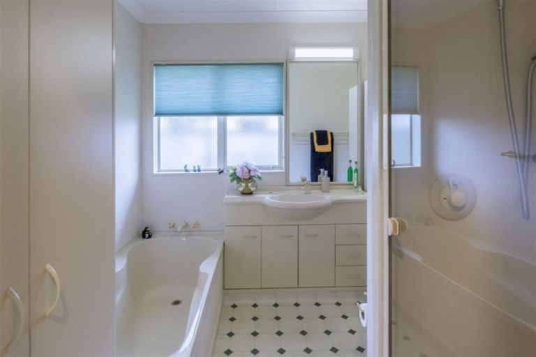 Photo of property in 40 Easton Way, Levin, 5510