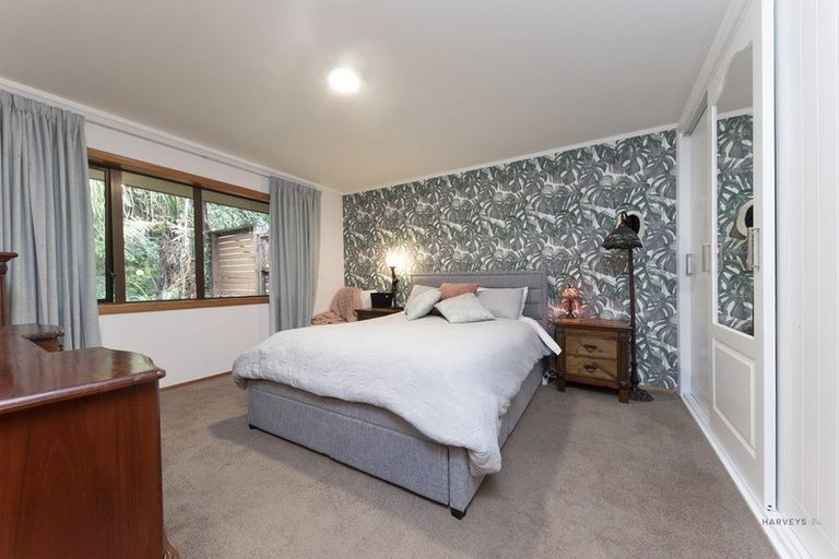 Photo of property in 219 Shaw Road, Titirangi, Auckland, 0604