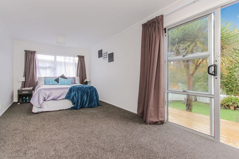 Photo of property in 55 Stottholm Road, Titirangi, Auckland, 0604