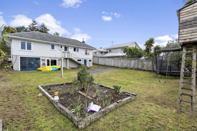 Photo of property in 32 Stanaway Street, Hillcrest, Auckland, 0627