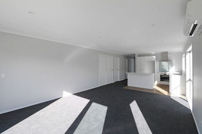 Photo of property in 10 Koru Loop, Paraparaumu, 5032
