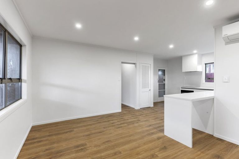 Photo of property in 32 Idlewild Avenue, Mangere, Auckland, 2022