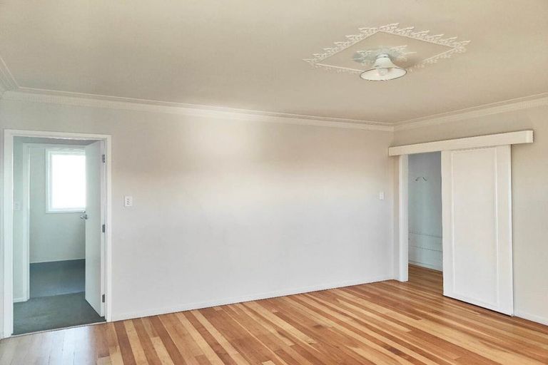 Photo of property in 22 Clendon Place, Manurewa, Auckland, 2102