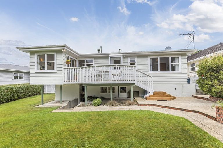 Photo of property in 20 Pembroke Street, Tawa, Wellington, 5028