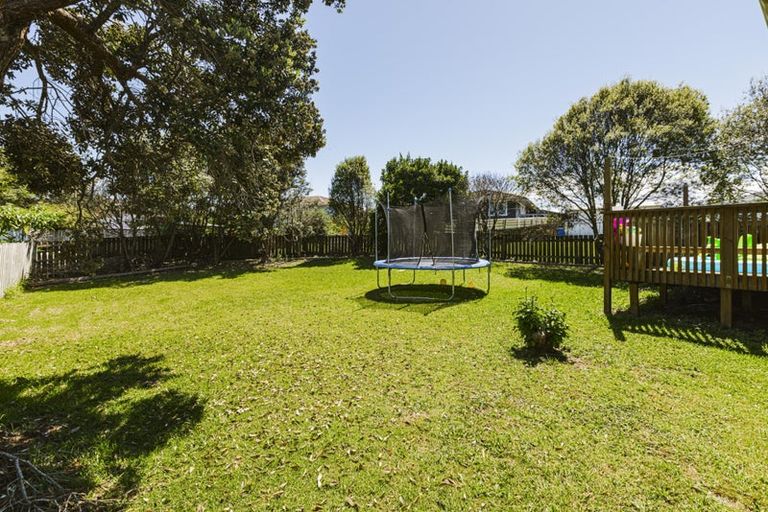 Photo of property in 16 Totara Street, Waiuku, 2123