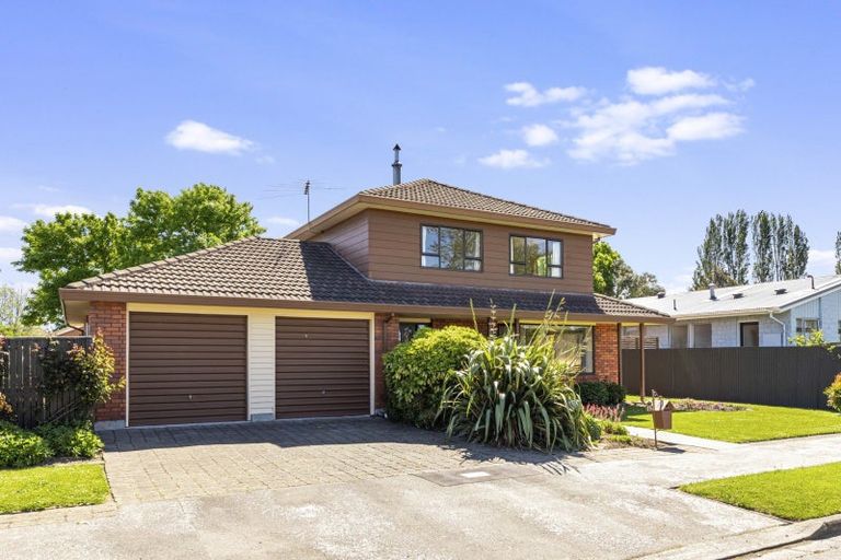 Photo of property in 15 Valerie Place, Redwood, Christchurch, 8051