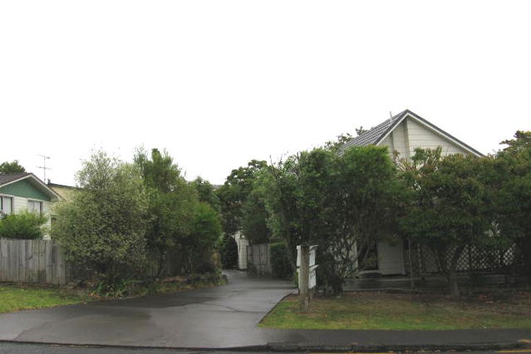 Photo of property in 1/20 Lavery Place, Sunnynook, Auckland, 0632