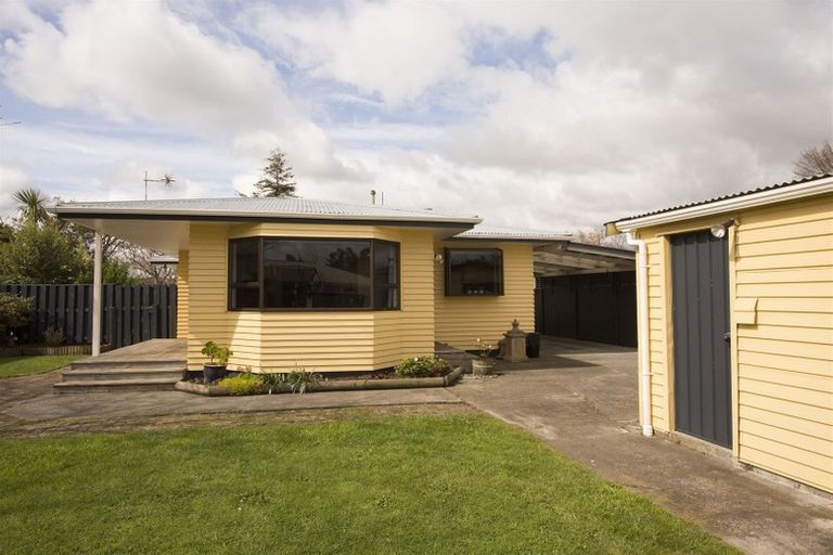 Photo of property in 2 Oban Place, Awapuni, Palmerston North, 4412