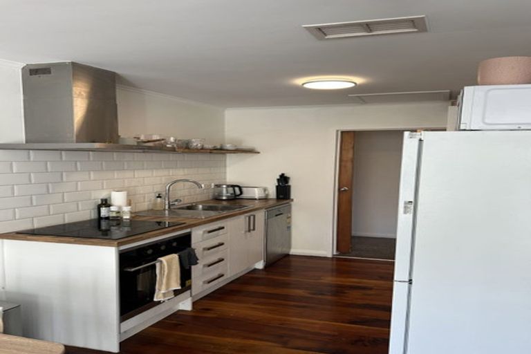 Photo of property in 14 Trelissick Crescent, Ngaio, Wellington, 6035