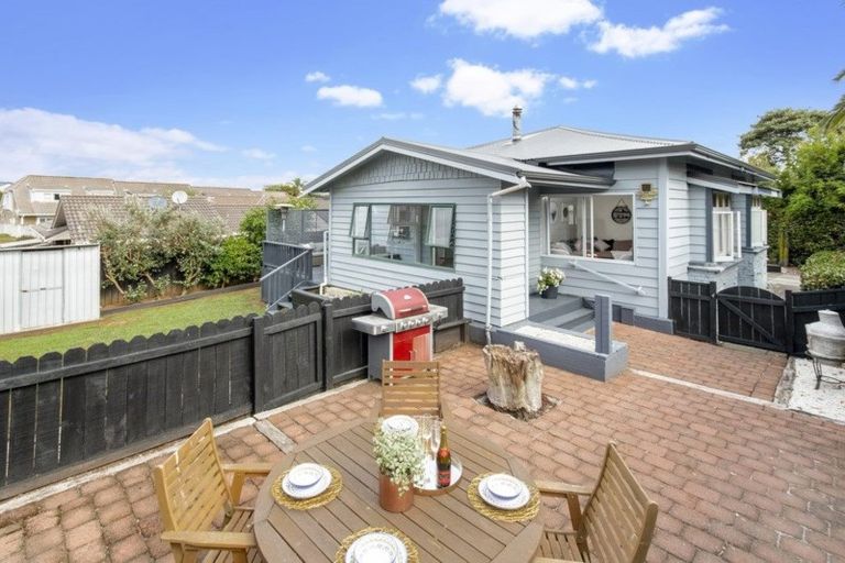 Photo of property in 8a Youngs Road, Papakura, 2110