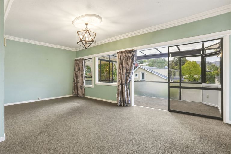 Photo of property in 360 Kaikorai Valley Road, Bradford, Dunedin, 9011