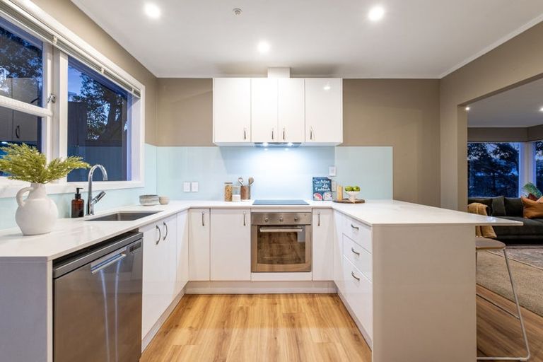 Photo of property in 9 Brora Crescent, Papakowhai, Porirua, 5024