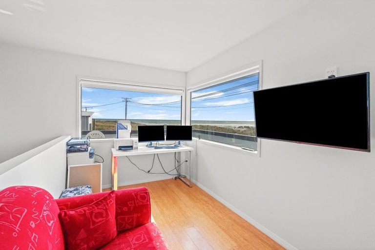 Photo of property in 16 Ocean Beach Street, Foxton Beach, Foxton, 4815