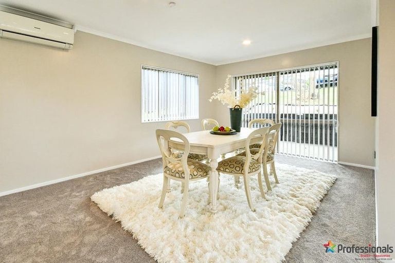 Photo of property in 18 Staten Place, Mangere, Auckland, 2022