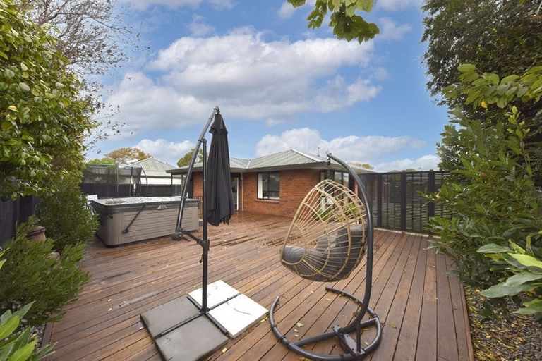 Photo of property in 2 Edwins Way, Burwood, Christchurch, 8083