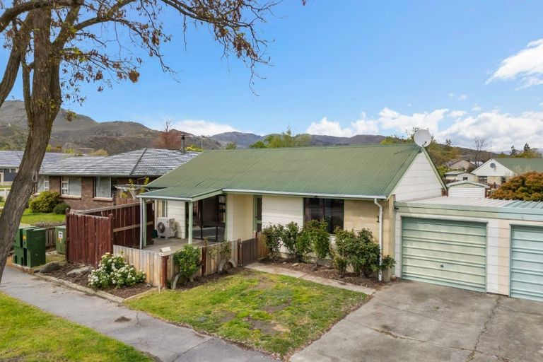 Photo of property in 18 Syndic Street, Cromwell, 9310