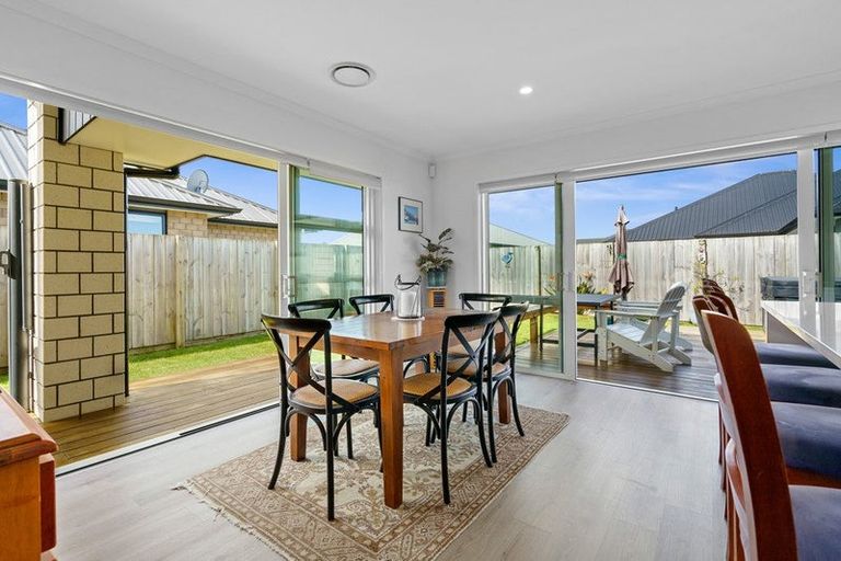Photo of property in 10 Kaaka Street, Cambridge, 3434
