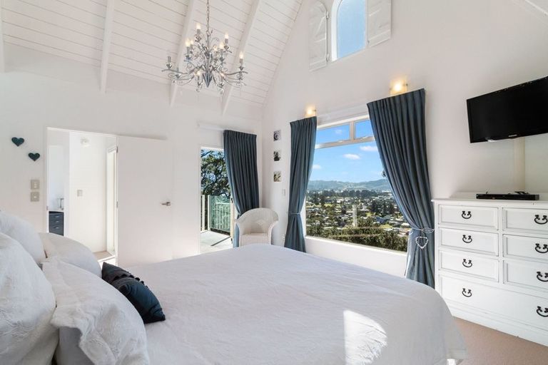 Photo of property in 51 Mount Avenue, Pauanui, Hikuai, 3579