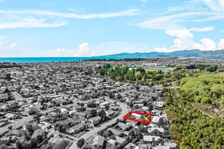 Photo of property in 34 Medina Crescent, Parklands, Christchurch, 8083