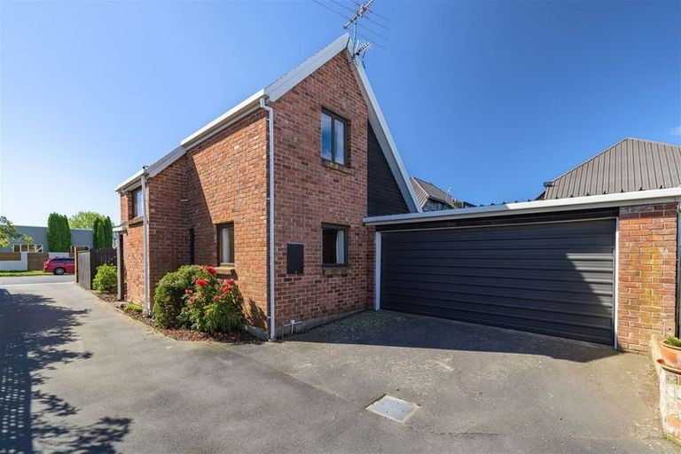 Photo of property in 64 Merivale Lane, Merivale, Christchurch, 8014
