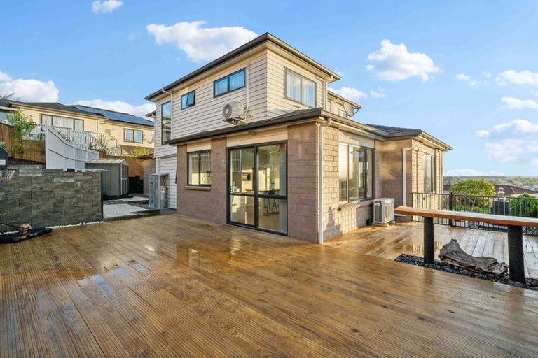 Photo of property in 19 Kereru Rise, Papakura, 2110
