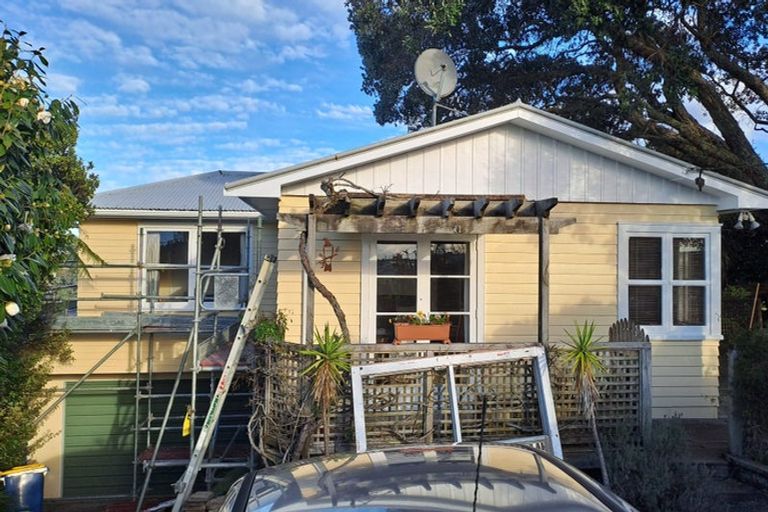 Photo of property in 1/10 Arran Road, Browns Bay, Auckland, 0630