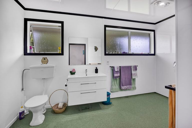 Photo of property in 24 Victoria Road, Stratford, 4391