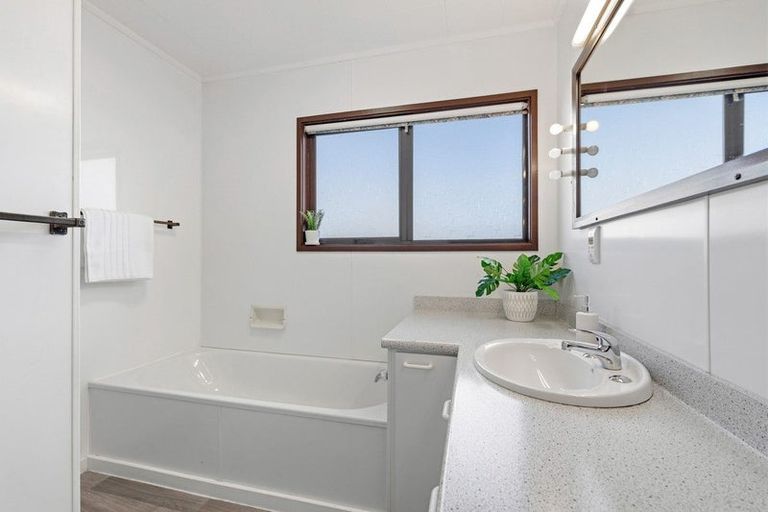 Photo of property in 9 Oregon Drive, Kelvin Heights, Queenstown, 9300