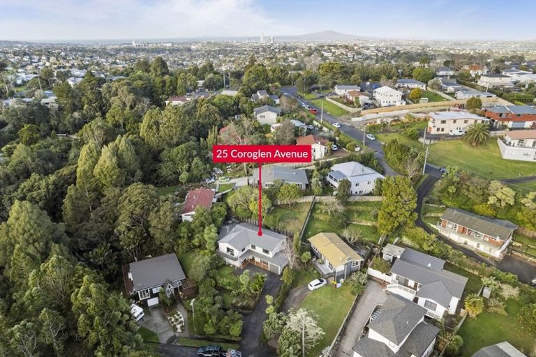 Photo of property in 25 Coroglen Avenue, Birkenhead, Auckland, 0626