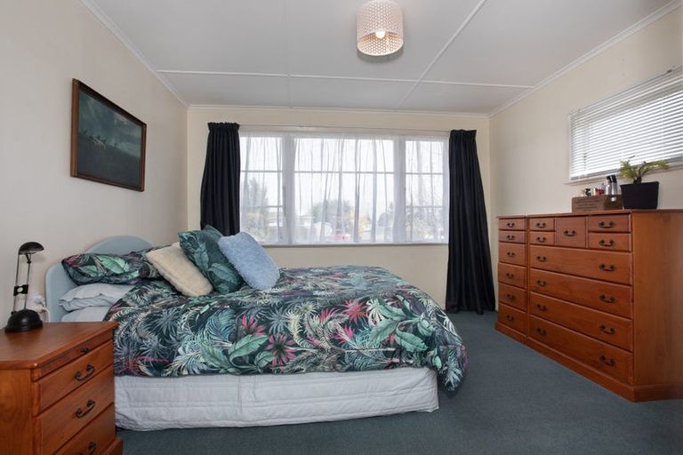 Photo of property in 25 Ngahina Street, Marton, 4710