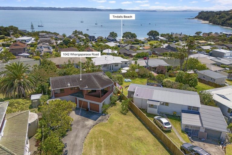 Photo of property in 1042 Whangaparaoa Road, Tindalls Beach, Whangaparaoa, 0930
