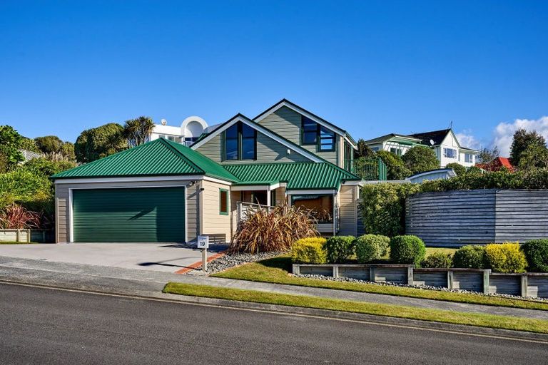 Photo of property in 19 The Masthead, Whitby, Porirua, 5024