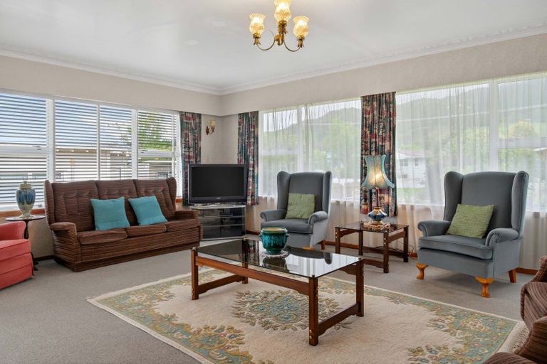 Photo of property in 2 Carlton Street, Te Aroha, 3320