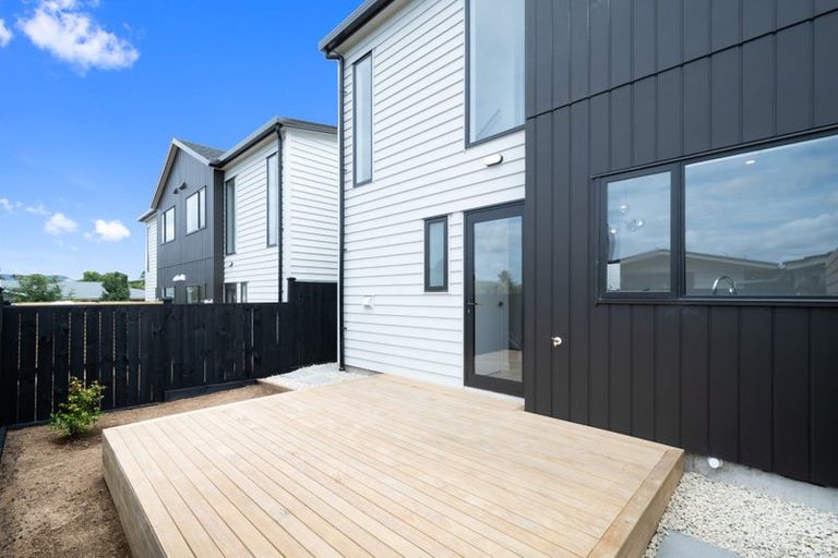 Photo of property in 7e Poto Street, Te Atatu South, Auckland, 0610