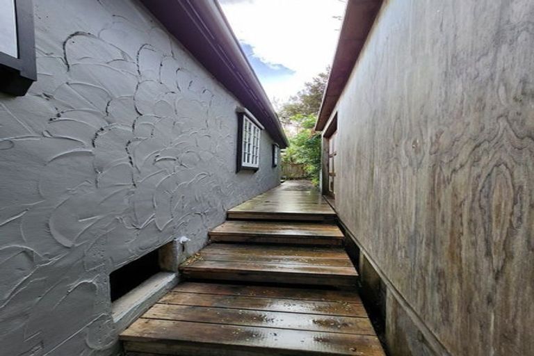 Photo of property in 19 Torwood Road, Khandallah, Wellington, 6035