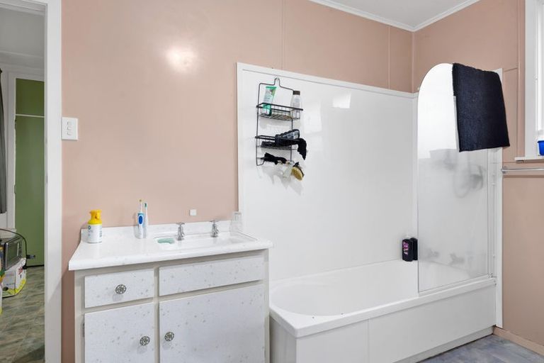 Photo of property in 53 Kapuni Street, Manaia, 4612