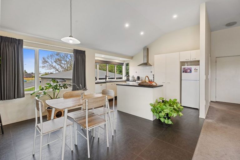 Photo of property in 76 Ngatai Road, Otumoetai, Tauranga, 3110