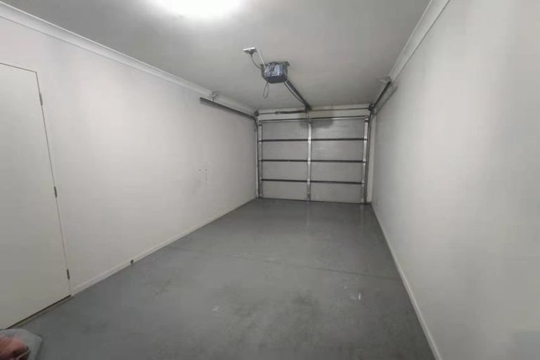 Photo of property in 4 Liscooly Place, Flat Bush, Auckland, 2019