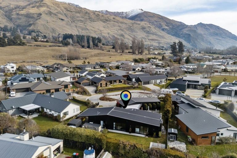 Photo of property in 13 Eden Close, Wanaka, 9305