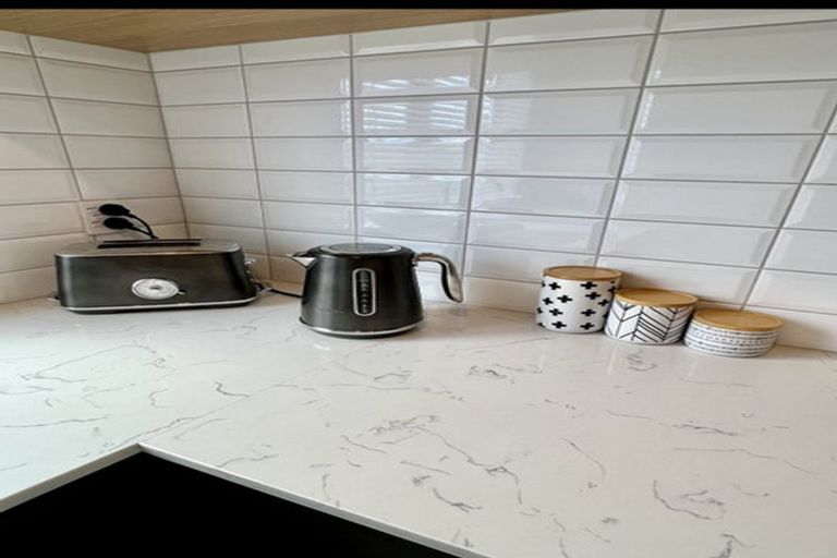 Photo of property in 6 Parenga Lane, Kumeu, 0810