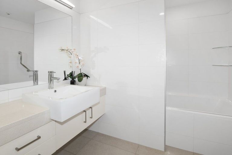 Photo of property in 2/48 Marine Parade, Mount Maunganui, 3116