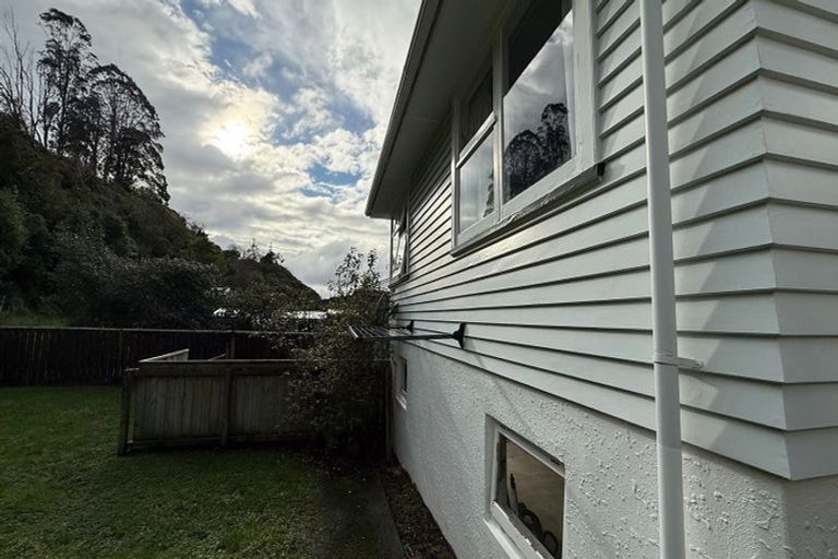 Photo of property in 60 Chester Road, Tawa, Wellington, 5028
