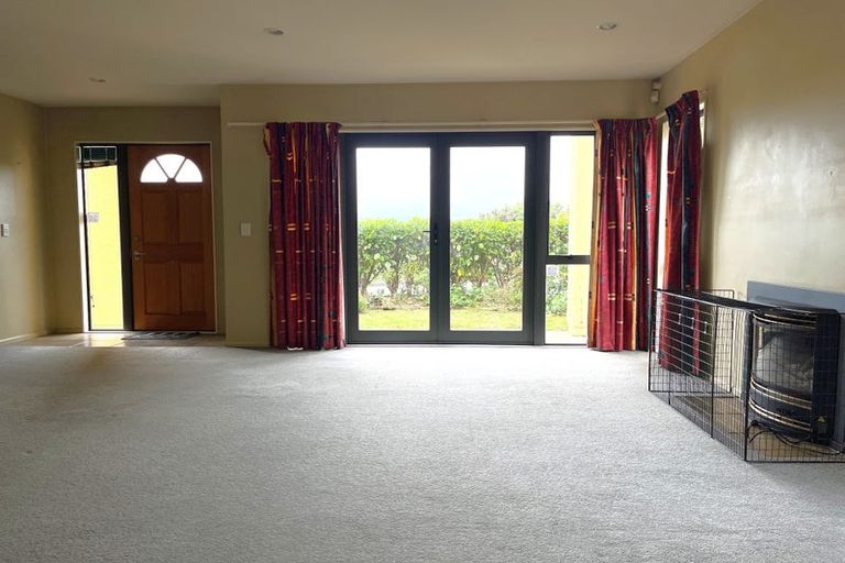 Photo of property in 37a Waverton Terrace, Churton Park, Wellington, 6037