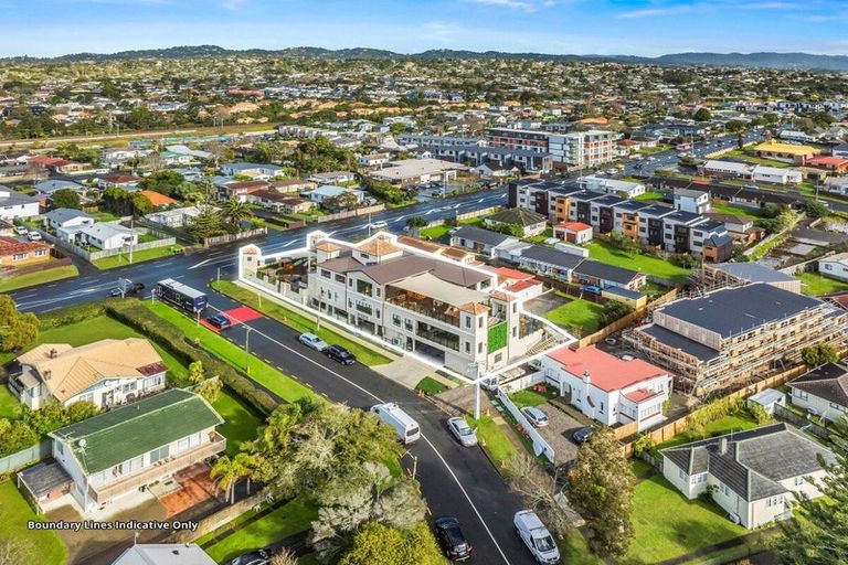 Photo of property in 3145 Great North Road, New Lynn, Auckland, 0600