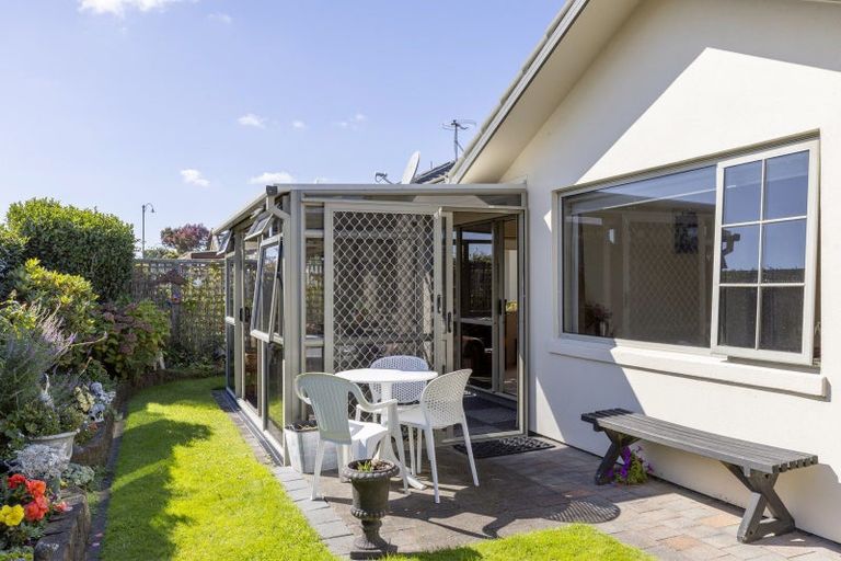 Photo of property in 4 Lakeridge Close, Rangatira Park, Taupo, 3330