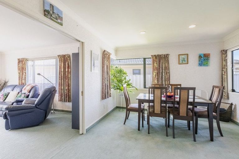 Photo of property in 69 Kensington Drive, Taradale, Napier, 4112